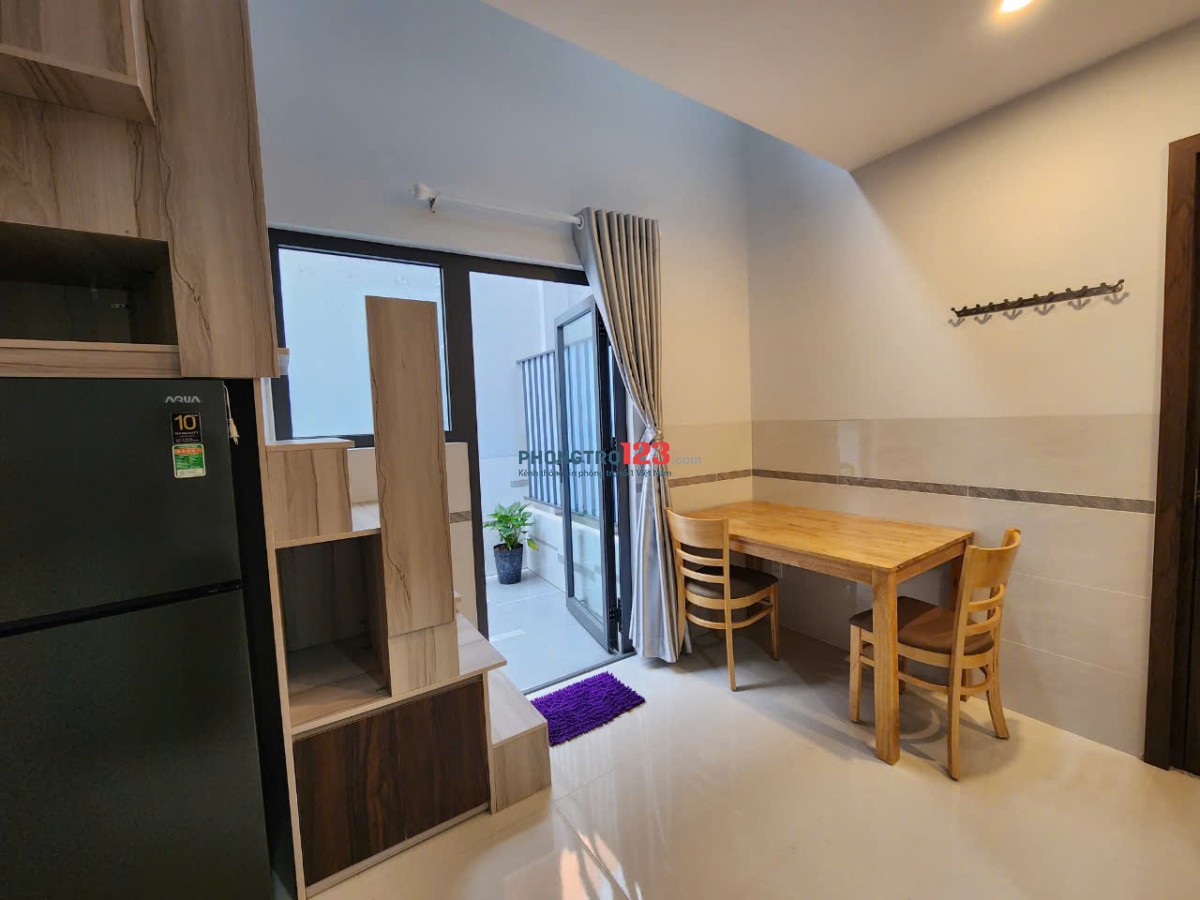 Căn hộ duplex full nội thất, an ninh, cách The Flemington 500m. Phù hợp cho 2 người ở, có sân riêng
