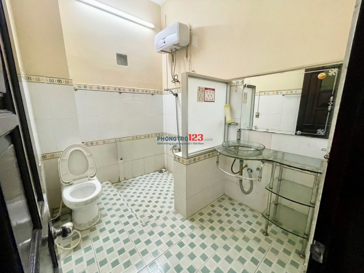 KTX giá rẻ giờ giấc tự do máy lạnh ngay siêu thị Lotte