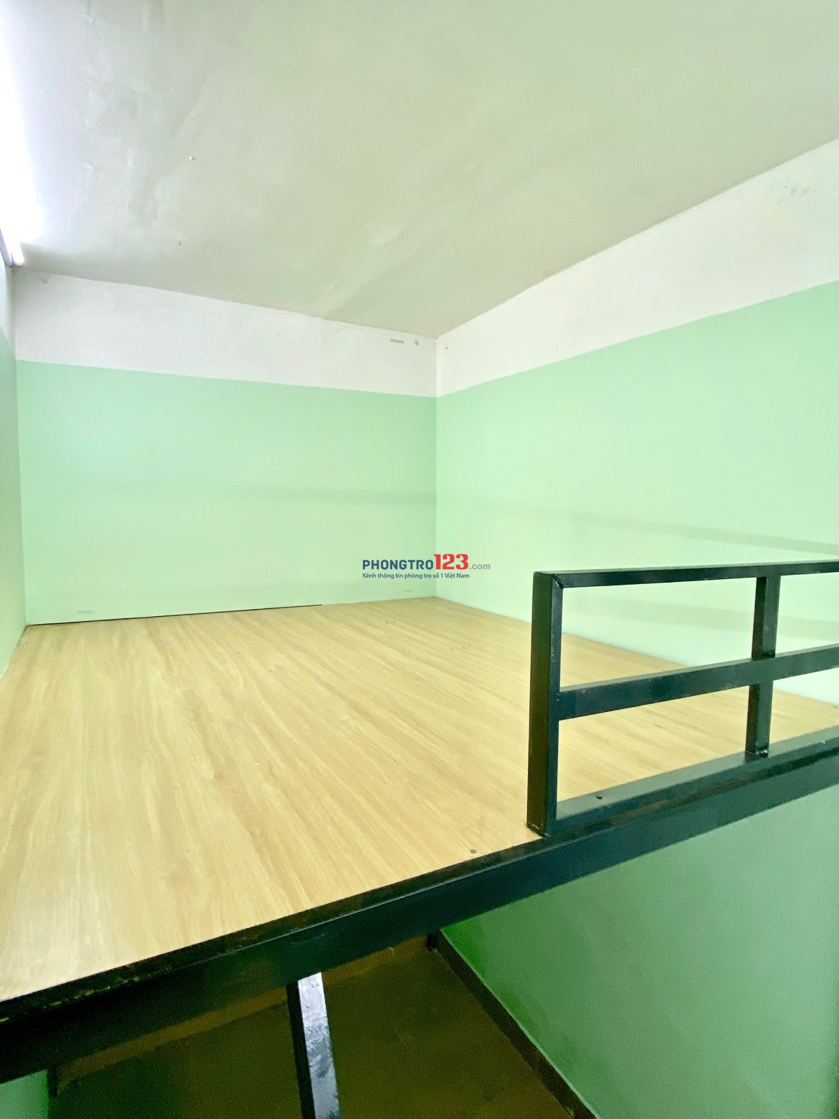 NEW - Phòng gác sạch sẽ, cửa sổ, Ngay Công Viên Gia Định 800M