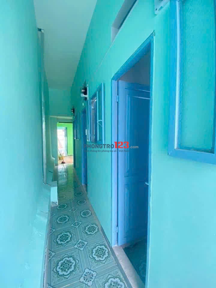 NEW - Phòng gác sạch sẽ, cửa sổ, Ngay Công Viên Gia Định 800M