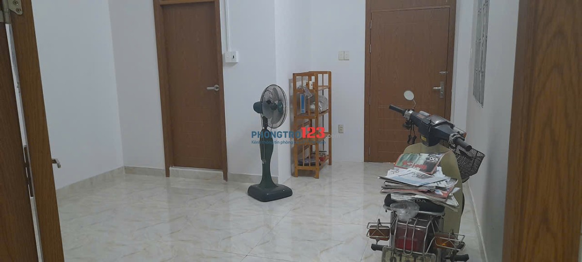 Chính chủ cho thuê nhà ngay trung tâm Q3, phòng mới thoáng có cửa sổ, giếng trời