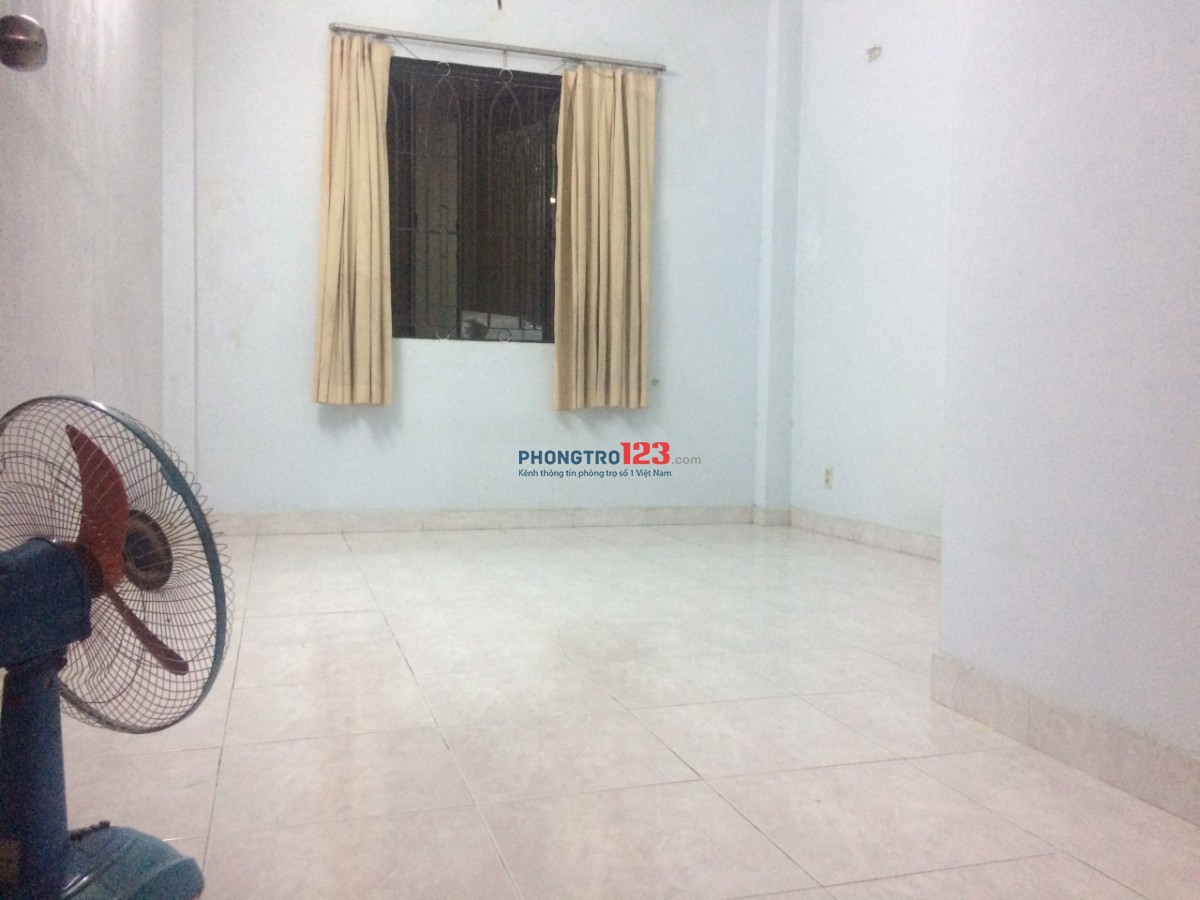 PHÒNG CỬA SỔ MÁY LẠNH THOÁNG MÁT NGAY THĂNG LONG- CỘNG HÒA