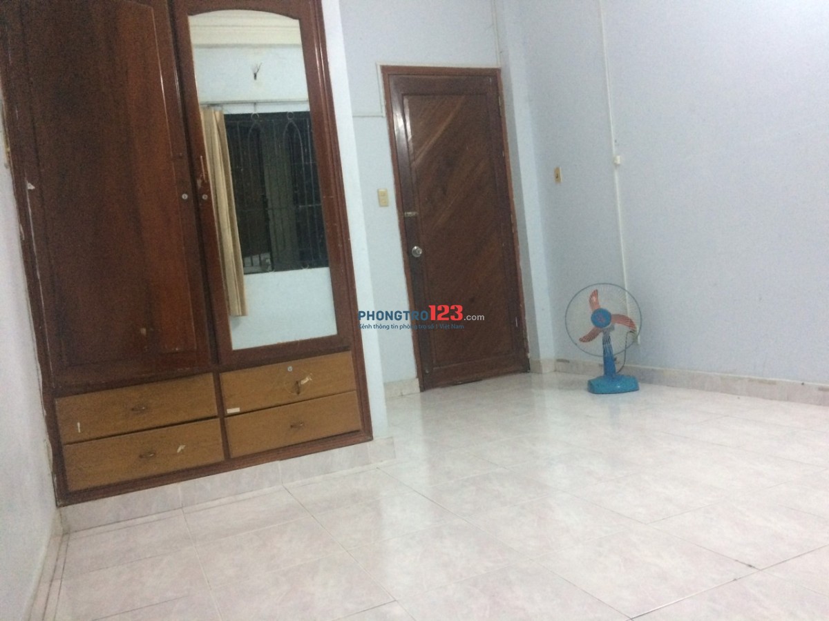 PHÒNG CỬA SỔ MÁY LẠNH THOÁNG MÁT NGAY THĂNG LONG- CỘNG HÒA