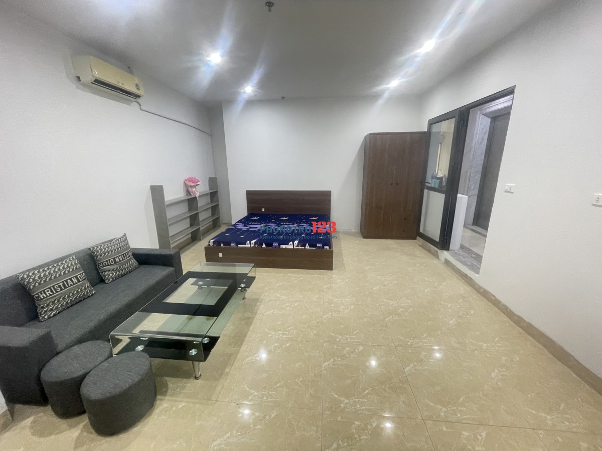 Cho thuê căn hộ mặt đường Nghi Tàm