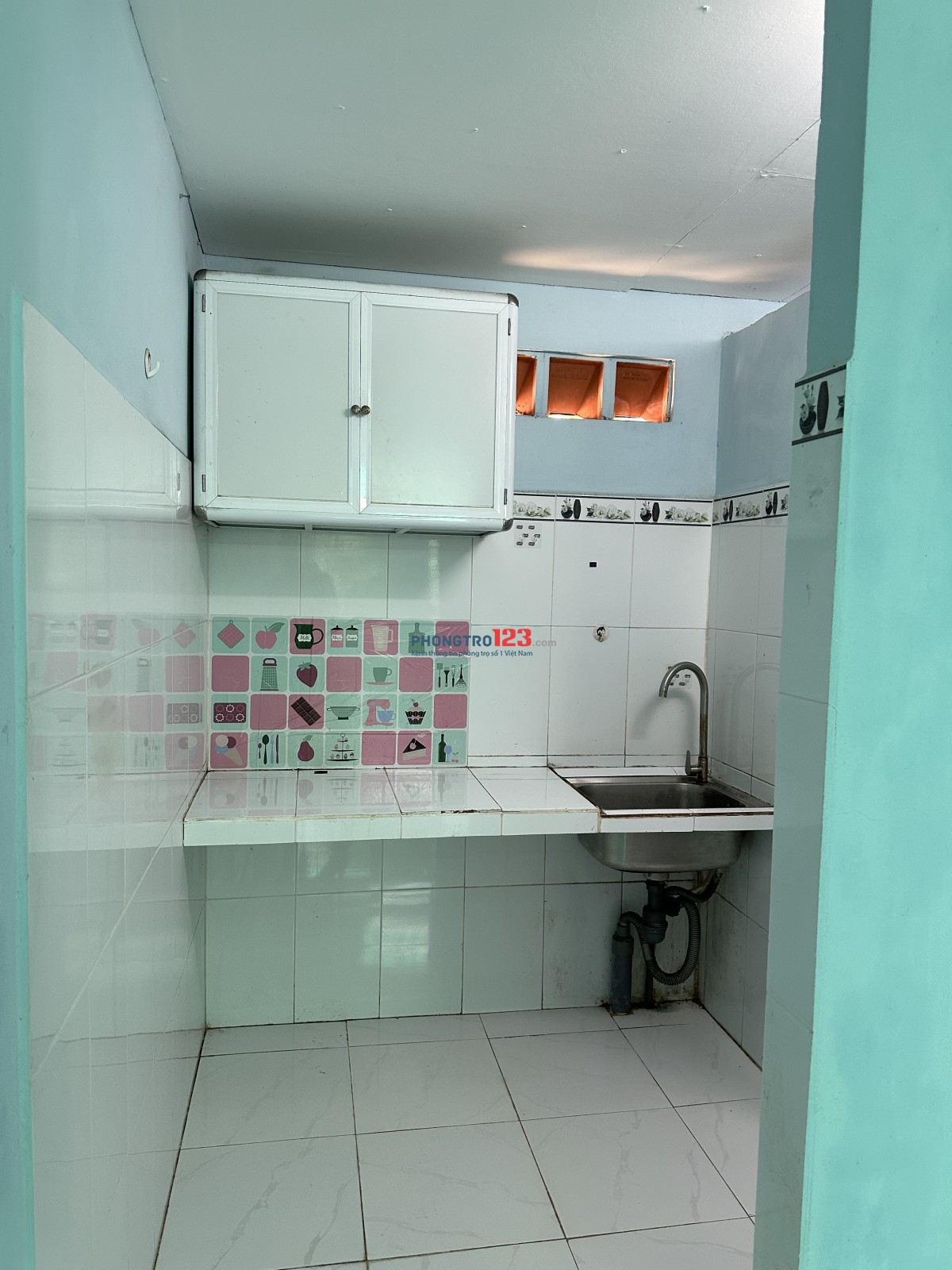 Phòng cho thuê có gác, giờ tự do, sân rộng