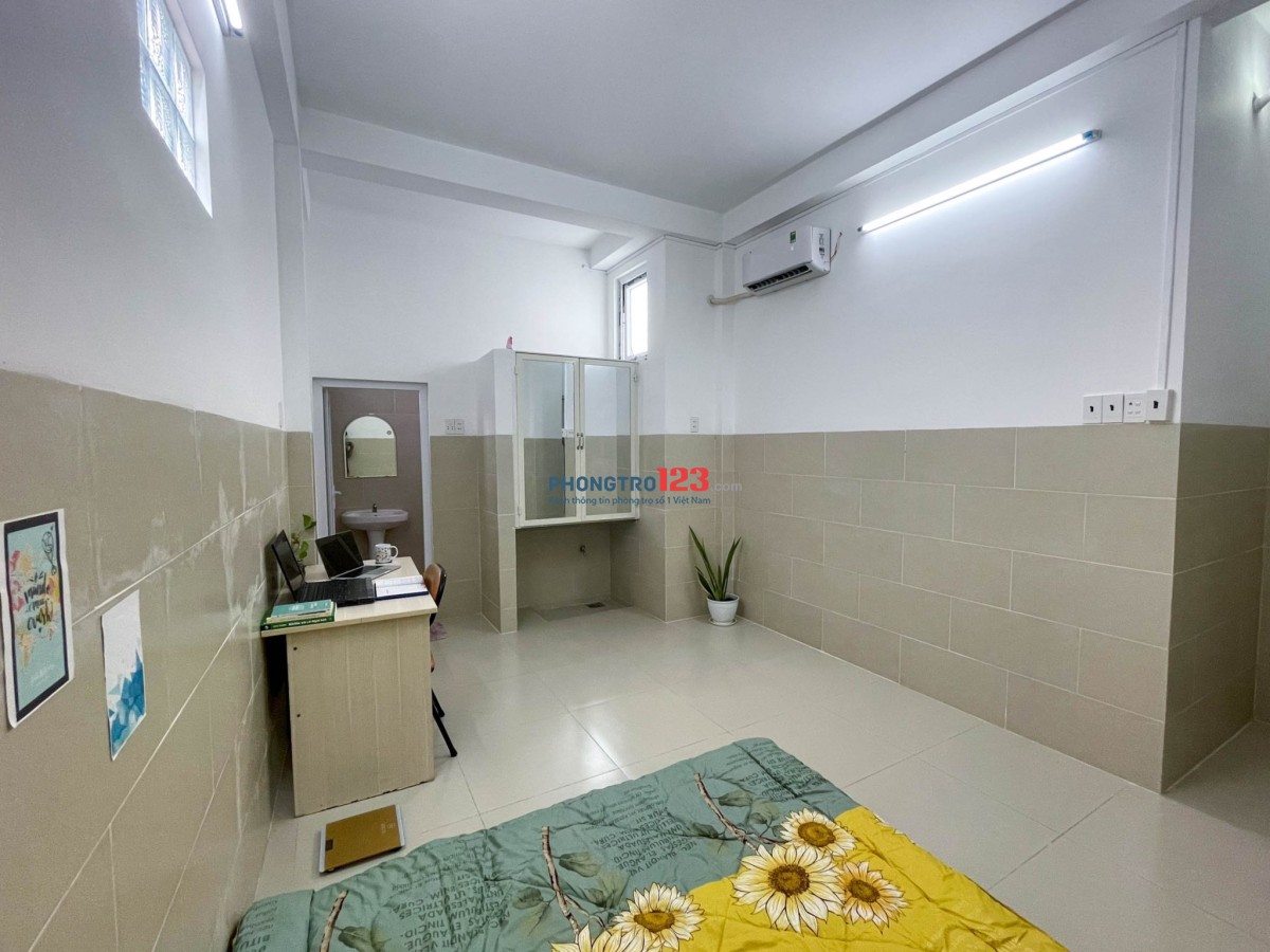 Phòng trọ giá rẻ 27m2 ngay trung tâm quận Bình Thạnh