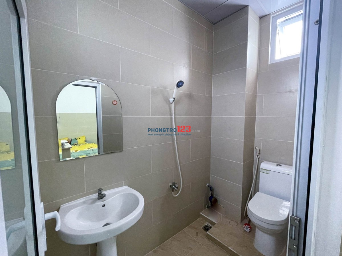 Phòng trọ giá rẻ 27m2 ngay trung tâm quận Bình Thạnh