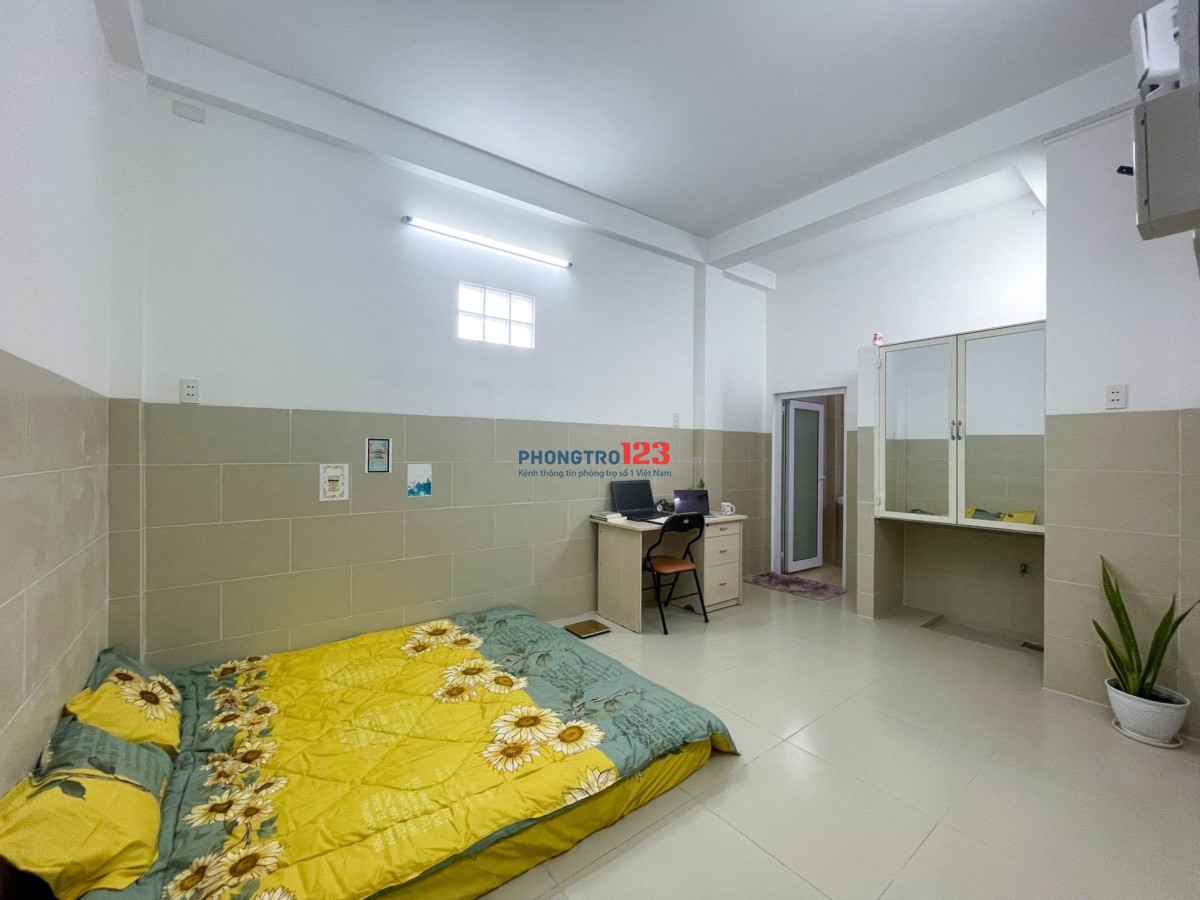 Phòng trọ giá rẻ 27m2 ngay trung tâm quận Bình Thạnh