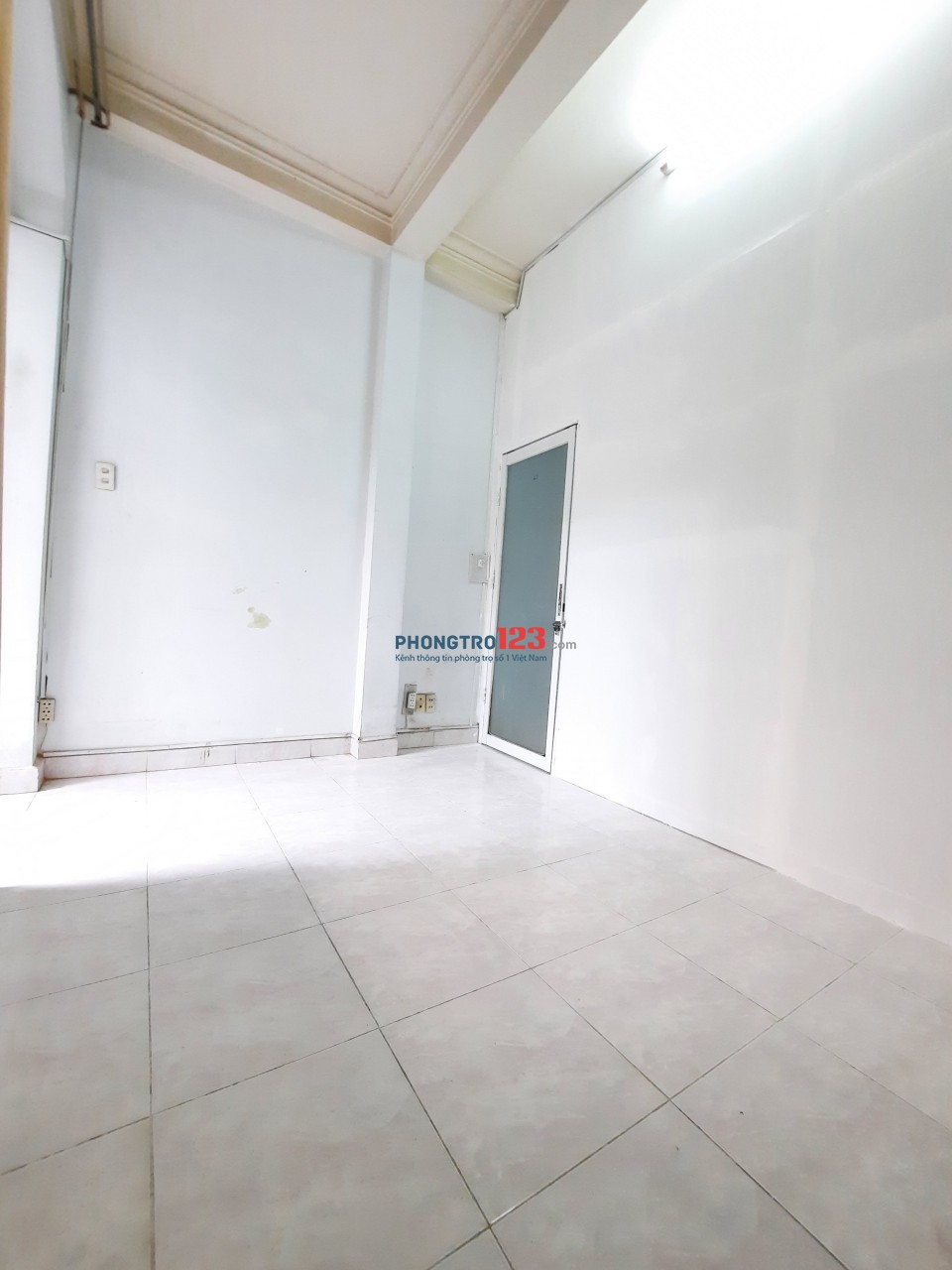 PHÒNG CỬA SỔ MÁY LẠNH THOÁNG MÁT NGAY THĂNG LONG- CỘNG HÒA