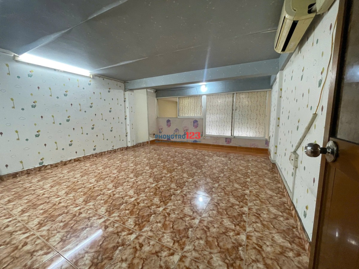 Cho thuê căn hộ 99,8m2 giá 9tr/tháng tại quận 5
