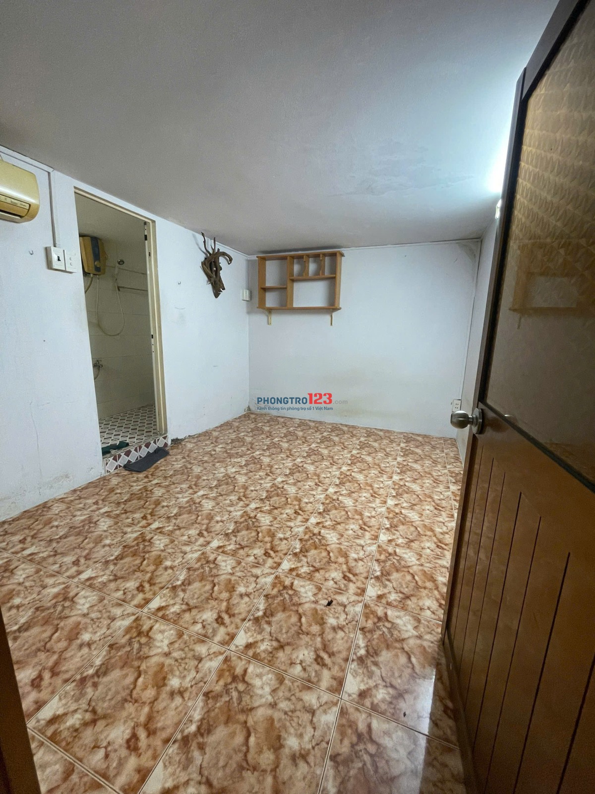 Cho thuê căn hộ 99,8m2 giá 9tr/tháng tại quận 5