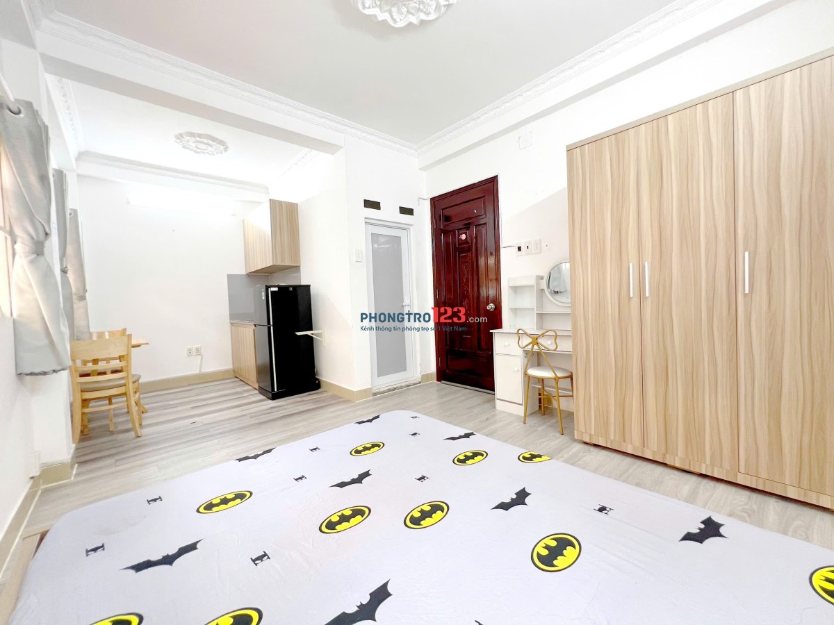 Cho thuê phòng trọ Quận 10, đường 3/2, có ban công, gần ĐH Sư Phạm – Huflit