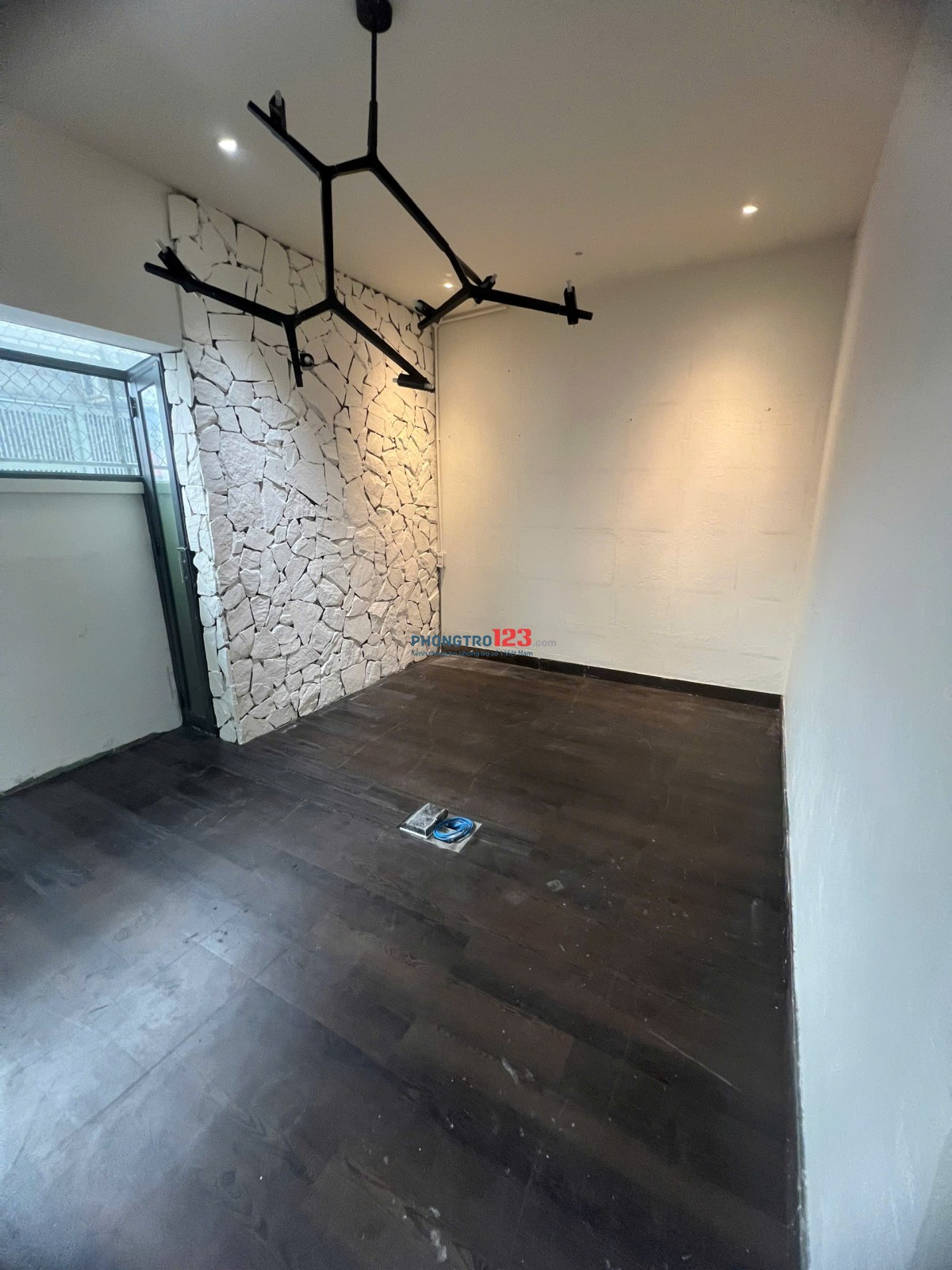 Studio/văn phòng cho thuê gần sân bay TSN, P2, Q.Tân Bình
