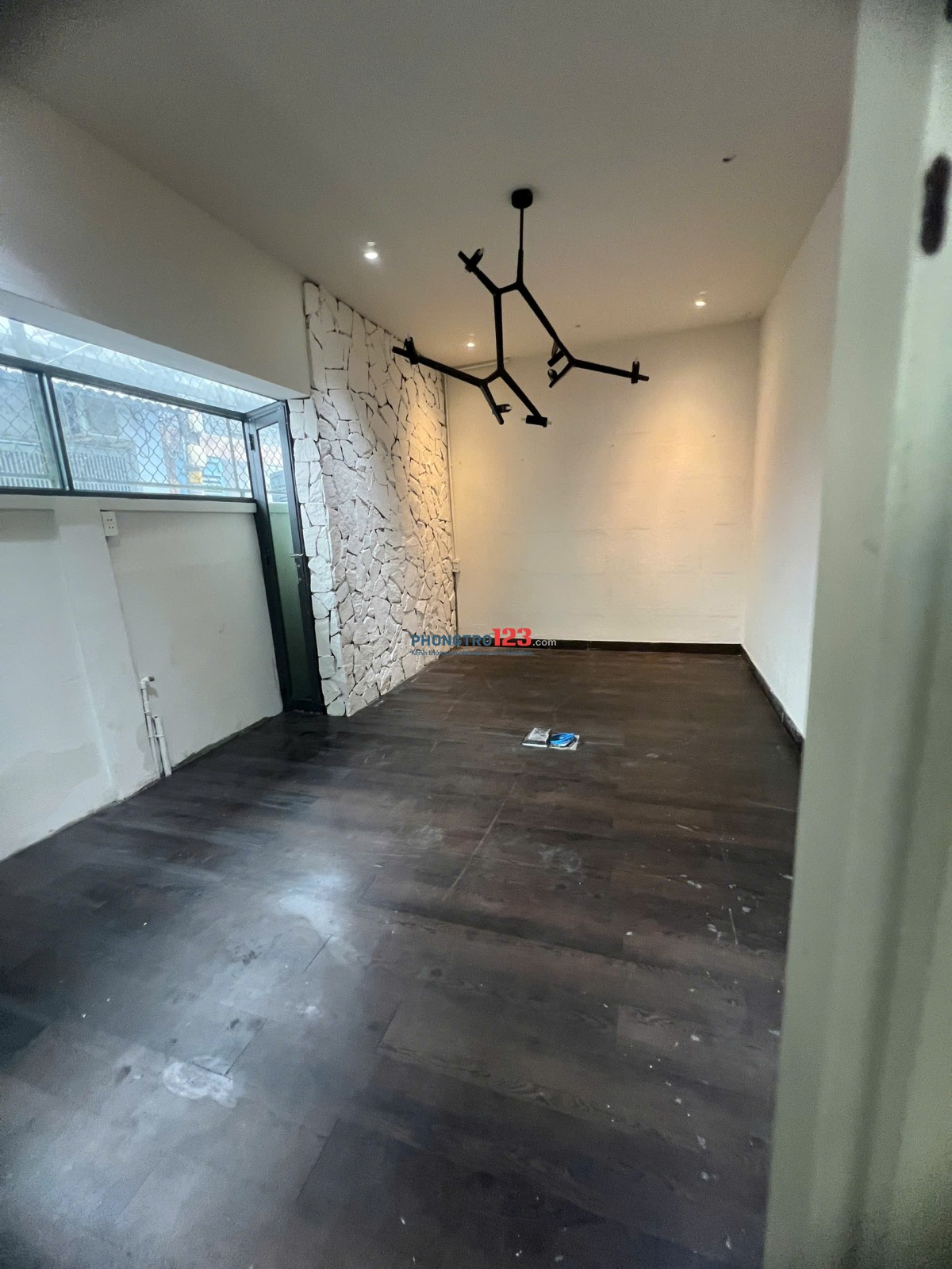 Studio/văn phòng cho thuê gần sân bay TSN, P2, Q.Tân Bình