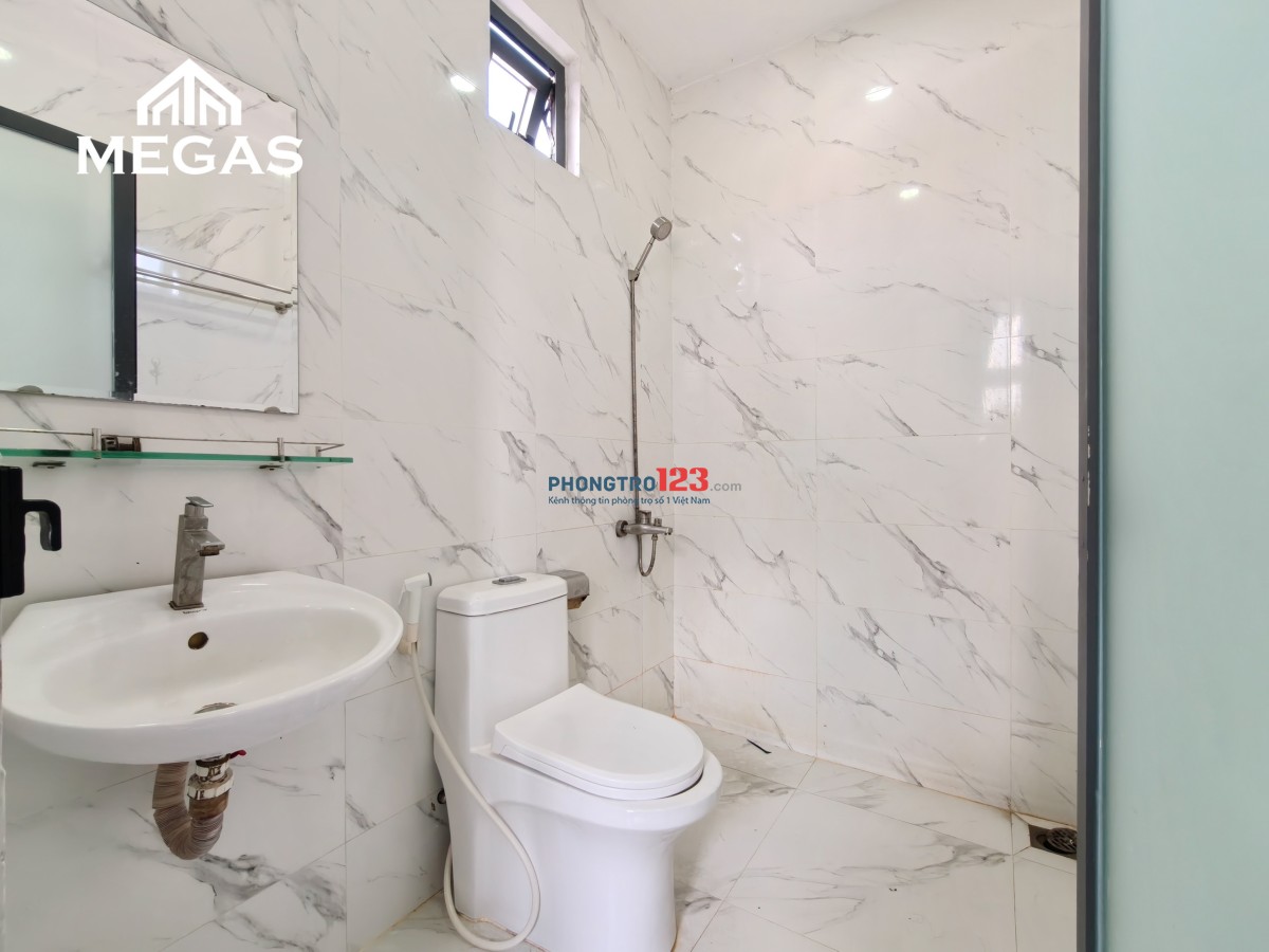 Duplex cửa sổ trời bao thoáng, ở 3 - 4 người vô tư, đi qua Rmit, TDTU chỉ 5 - 7p đi xe
