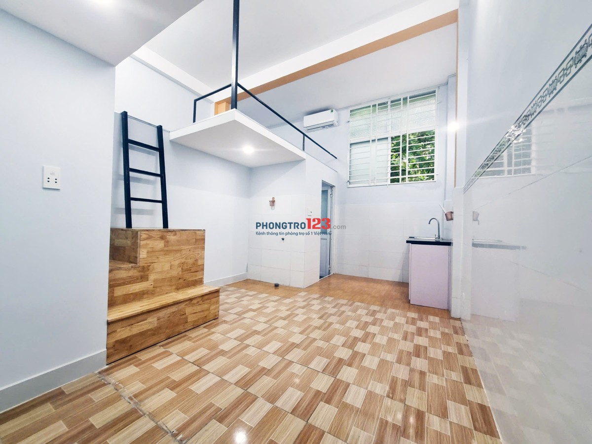 Duplex tầng TRỆT, Cửa Sổ To Bự, Máy lạnh inverter (Cách iUH 1km) - New