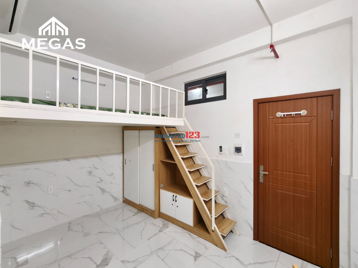 Duplex cửa sổ trời bao thoáng, ở 3 - 4 người vô tư, đi qua Rmit, TDTU chỉ 5 - 7p đi xe