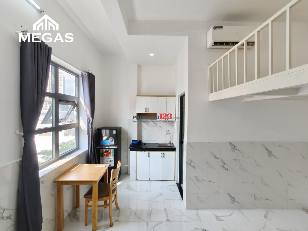 Duplex cửa sổ trời bao thoáng, ở 3 - 4 người vô tư, đi qua Rmit, TDTU chỉ 5 - 7p đi xe