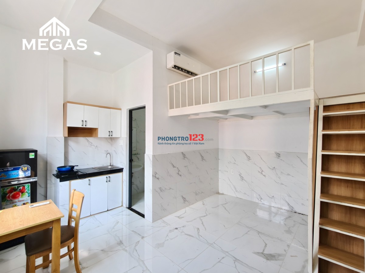 Duplex cửa sổ trời bao thoáng, ở 3 - 4 người vô tư, đi qua Rmit, TDTU chỉ 5 - 7p đi xe