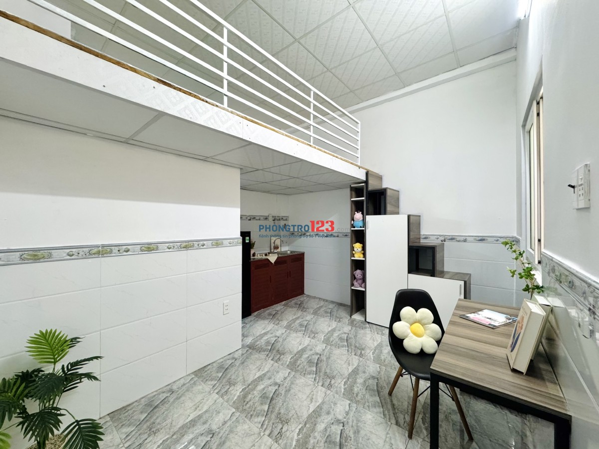 PHÒNG CÓ GÁC CỬA SỔ TRỜI NGAY ĐẠI HỌC VĂN HIẾN. TÂN BÌNH