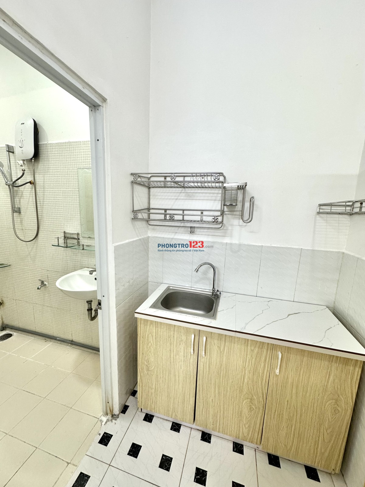 Phòng cửa sổ thoáng sau Giga Mall, giờ giấc tự do, an ninh