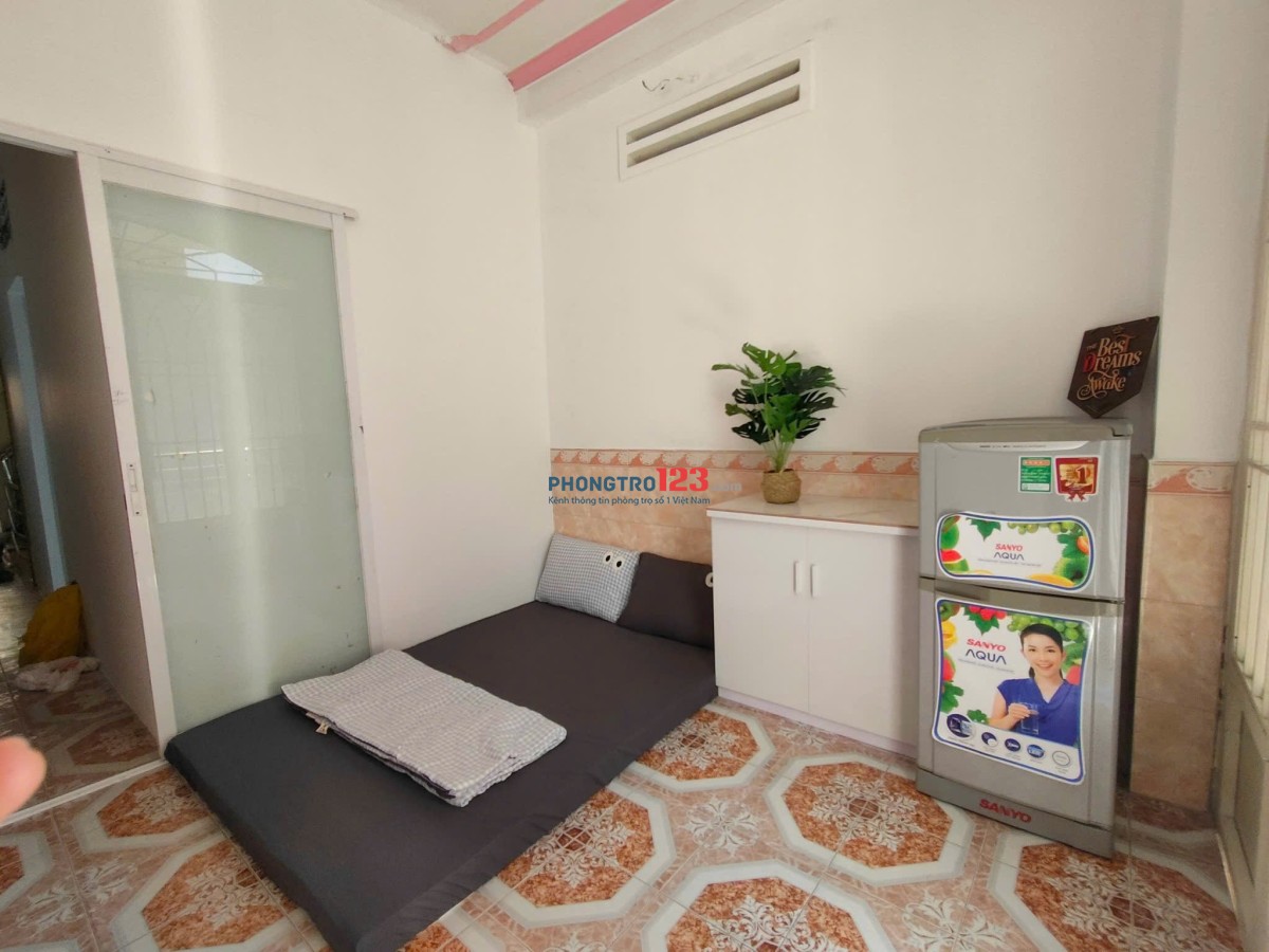 CHO THUÊ PHÒNG TRỌ DẠNG CĂN HỘ DỊCH VỤ _ NỘI THẤT CƠ BẢN _ BAN CÔNG _ GẦN HCMUT-BK, UEH, PNTU, HCMUE