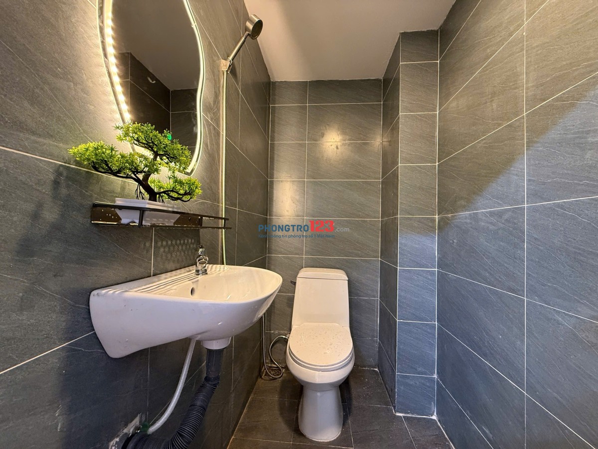 CHO THUÊ PHÒNG TRỌ 30m2- BAN CÔNG RỘNG THOÁNG FULL NT ĐẶNG THUỲ TRÂM GẦN ĐH VĂN LANG CS 2,3