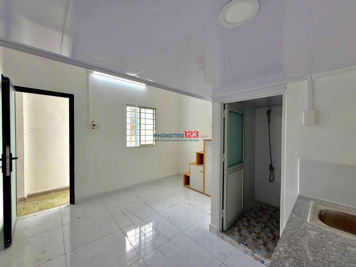 Cho thuê Duplex siêu rộng cực rẻ ngay chân Cầu Kiệu, cách Quận 1 chỉ 5 bước chân