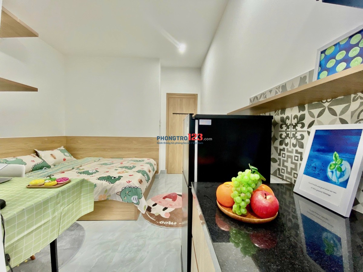 Phòng trọ cho thuê 30m2 ban công, máy giặt riêng full nội thất gần ĐH Ngoại Thương, Hutech, GTVT