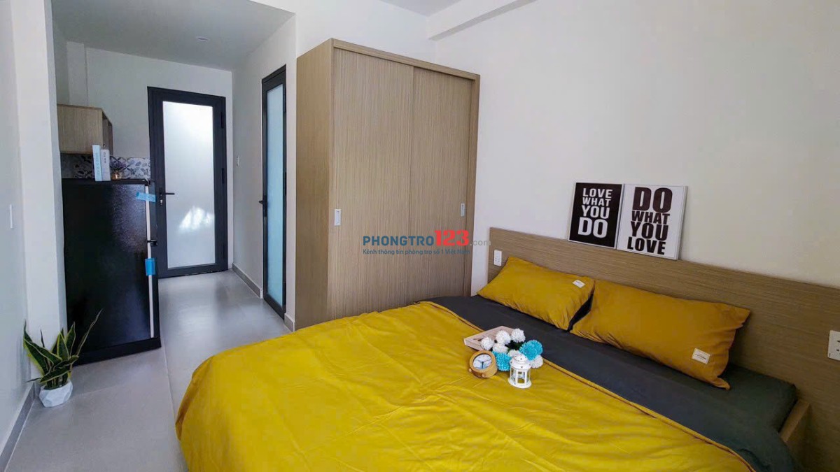 PHÒNG TRỌ FULL NỘI THẤT CỬA SỔ VÀ BAN CÔNG LỚN Ở BÌNH THẠNH GẦN ĐẠI HỌC VĂN LANG - LH: 0932985900