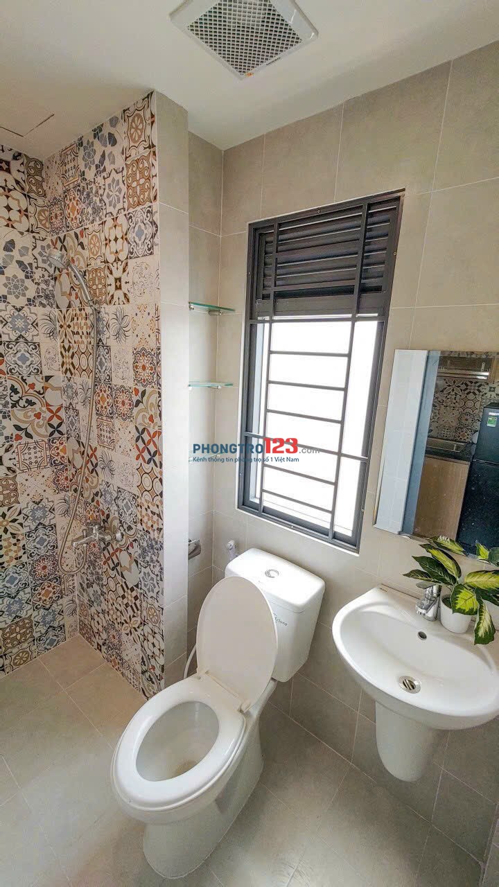 PHÒNG TRỌ FULL NỘI THẤT CỬA SỔ VÀ BAN CÔNG LỚN Ở BÌNH THẠNH GẦN ĐẠI HỌC VĂN LANG - LH: 0932985900