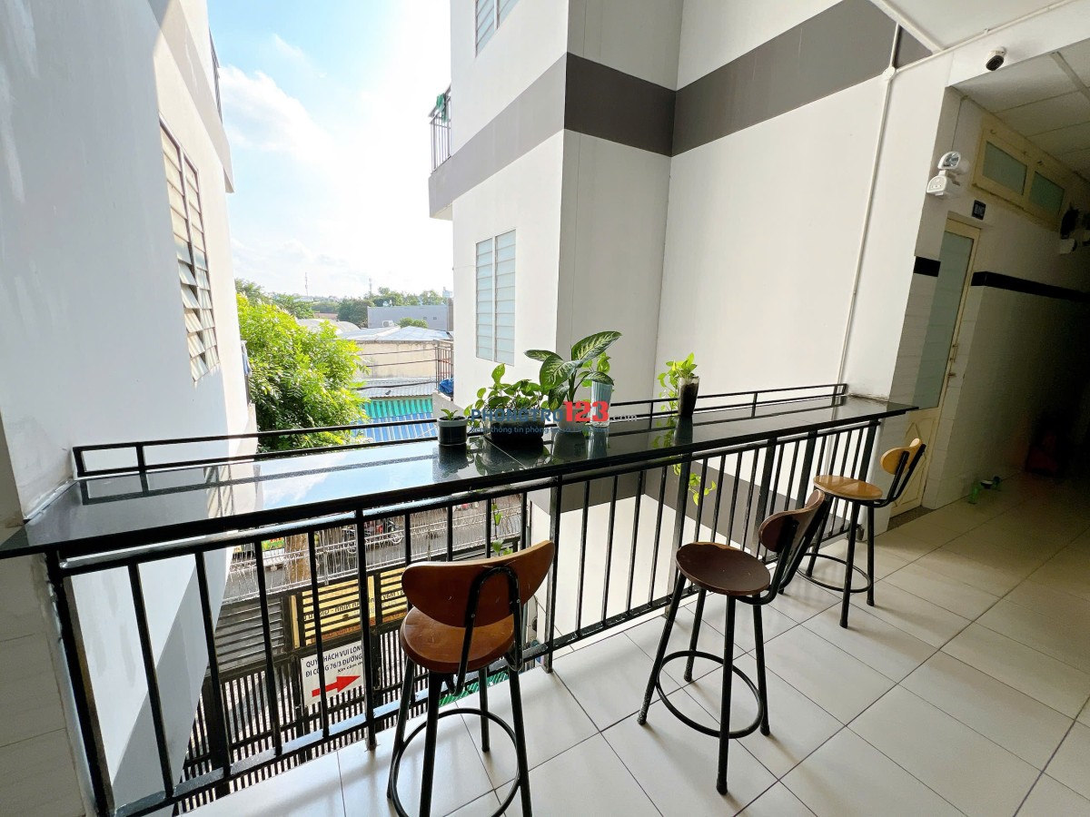 Phòng MÁY LẠNH, GIỜ TỰ DO, BẢO VỆ 24/24, Ở TẦNG THƯỢNG CỰC THOÁNG MÁT. NGAY NGÃ TƯ THỦ ĐỨC