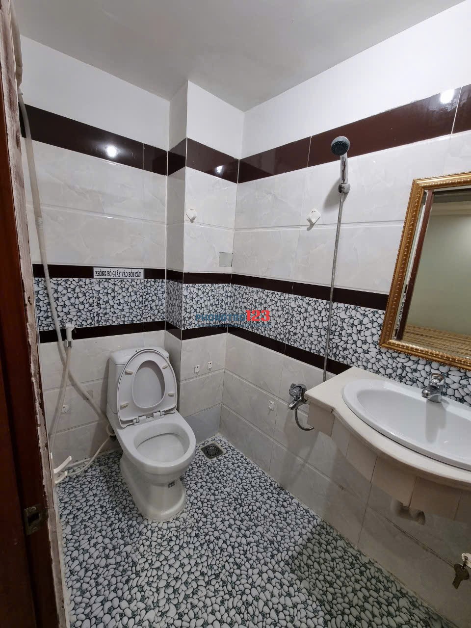 PHÒNG TRỌ KHÔNG HÚT THUỐC KHÔNG THÚ CƯNG - Bùi Quang Là, GV