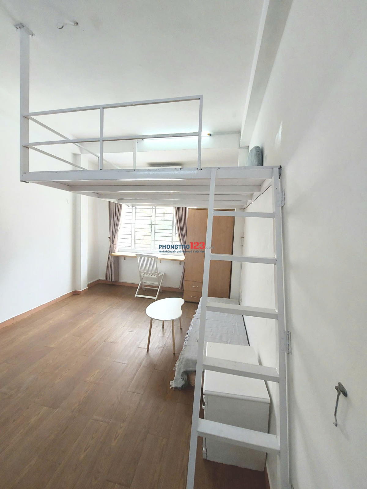 Duplex siêu rộng. Có cửa sổ lớn giá 5.2 tr