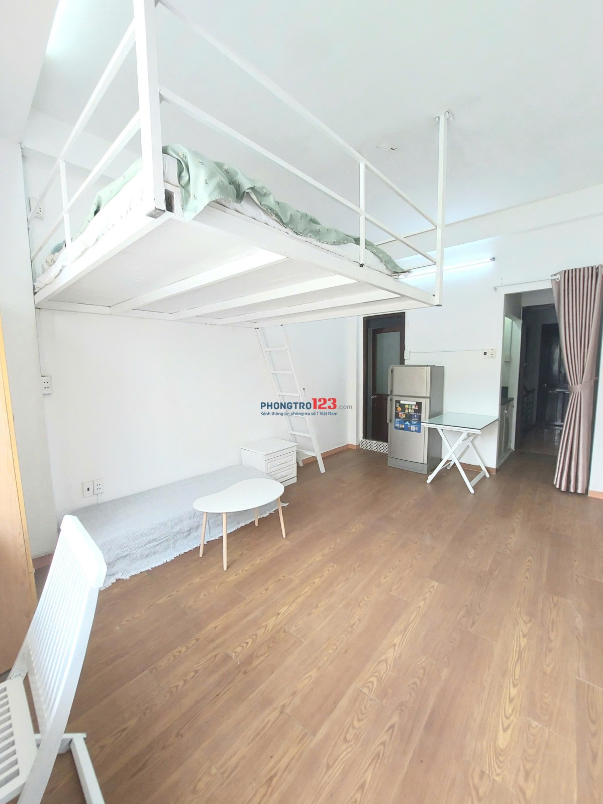 Duplex siêu rộng. Có cửa sổ lớn giá 5.2 tr