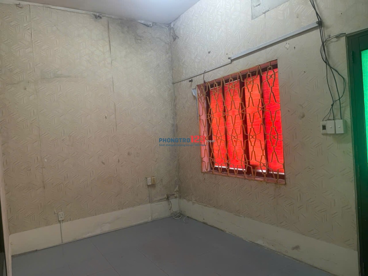 Cho thuê 2 căn hộ lầu 1 và 2 của nhà mặt tiền 608 Điện Biên Phủ, quận 10 (ngã 3 Nguyễn Thiện Thuật)