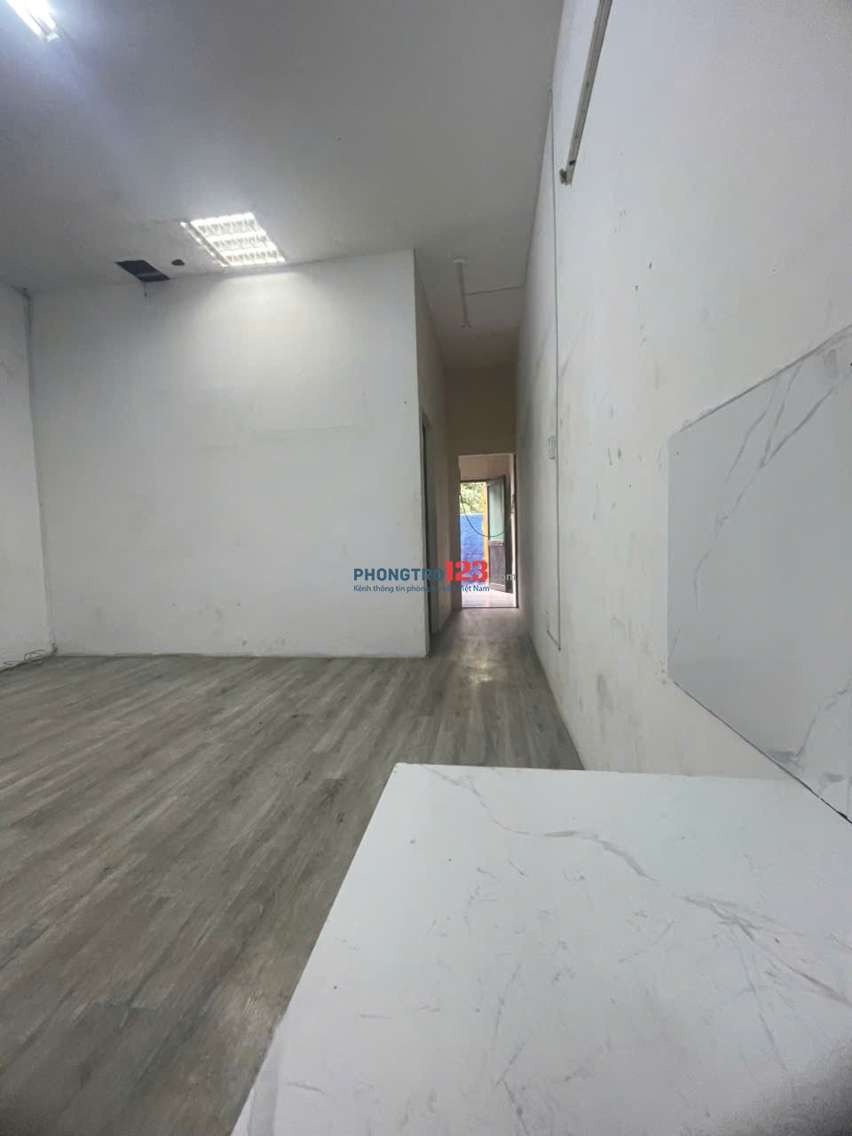 Cho thuê 2 căn hộ lầu 1 và 2 của nhà mặt tiền 608 Điện Biên Phủ, quận 10 (ngã 3 Nguyễn Thiện Thuật)