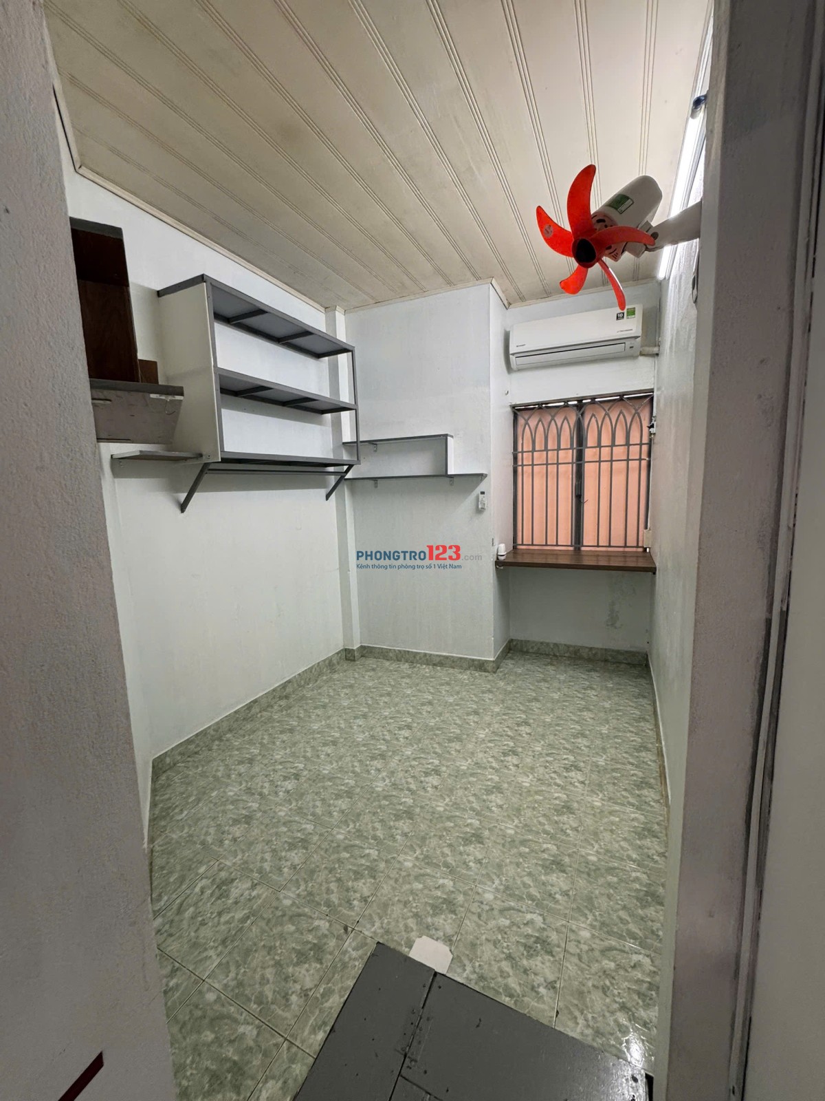 CHÍNH CHỦ CHO THUÊ, Phòng 30m2, 1 trệt 1 lầu, 19/51 Lam Sơn, PN