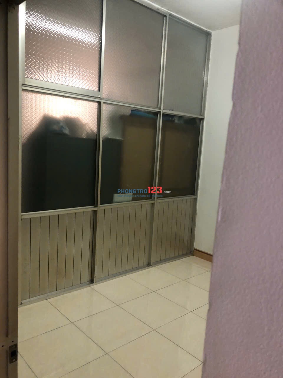 Tìm 1 Nữ Ở Ghép Khu Vực Q11, giờ giấc thoải mái. Không chung chủ