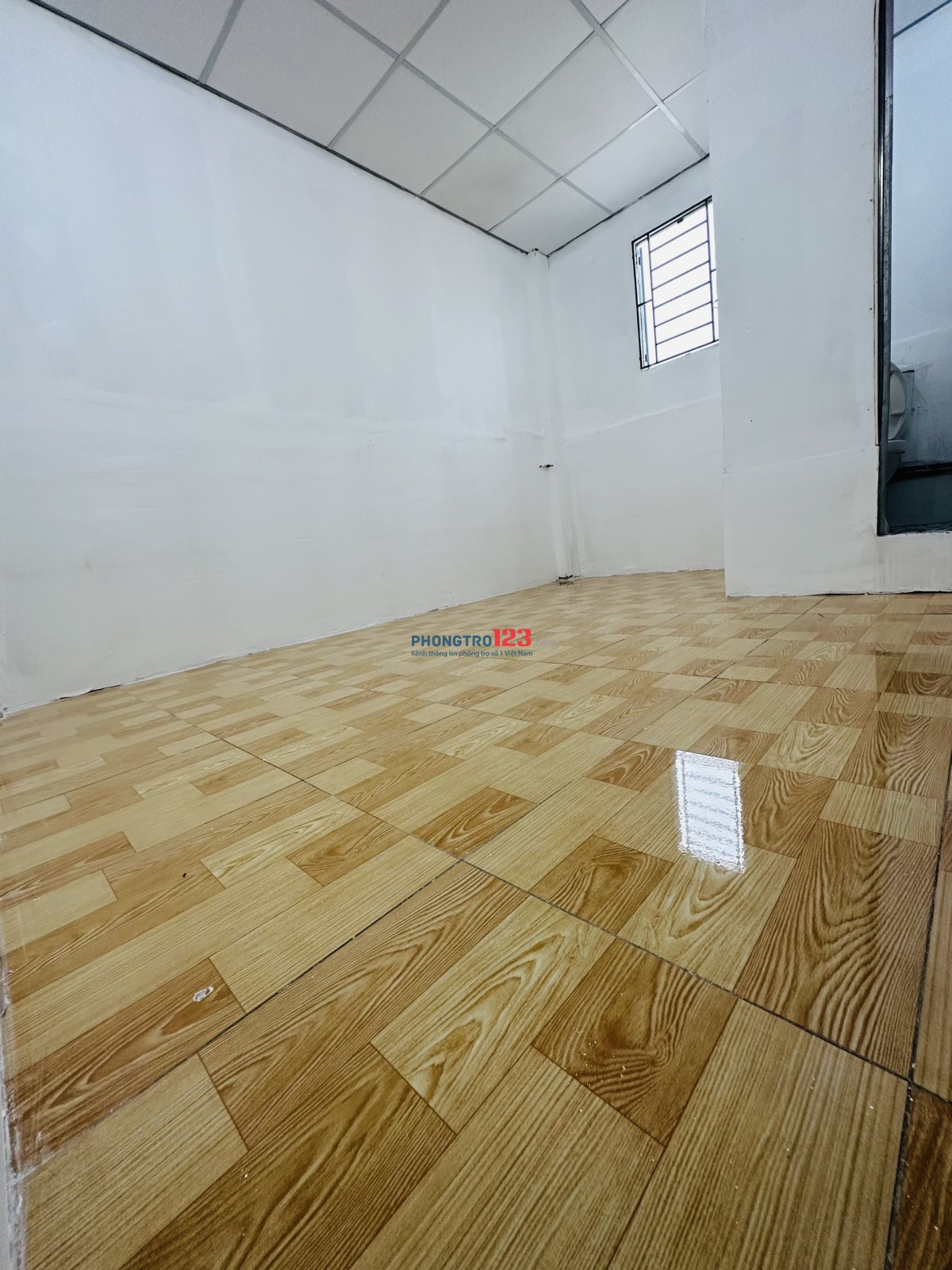 PHÒNG CỬA SỔ, SẠCH SẼ WC RIÊNG, GIỜ TỰ DO GẦN CHỢ BÀ CHIỂU