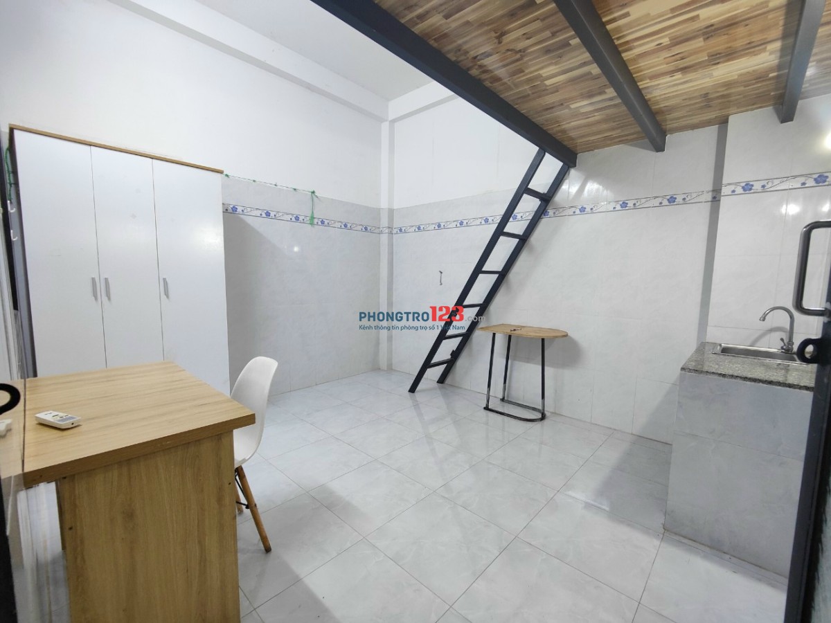 Phòng GÁC, THOÁNG VIEW BAN CÔNG thoáng ngay Khuông Việt, Đầm Sen