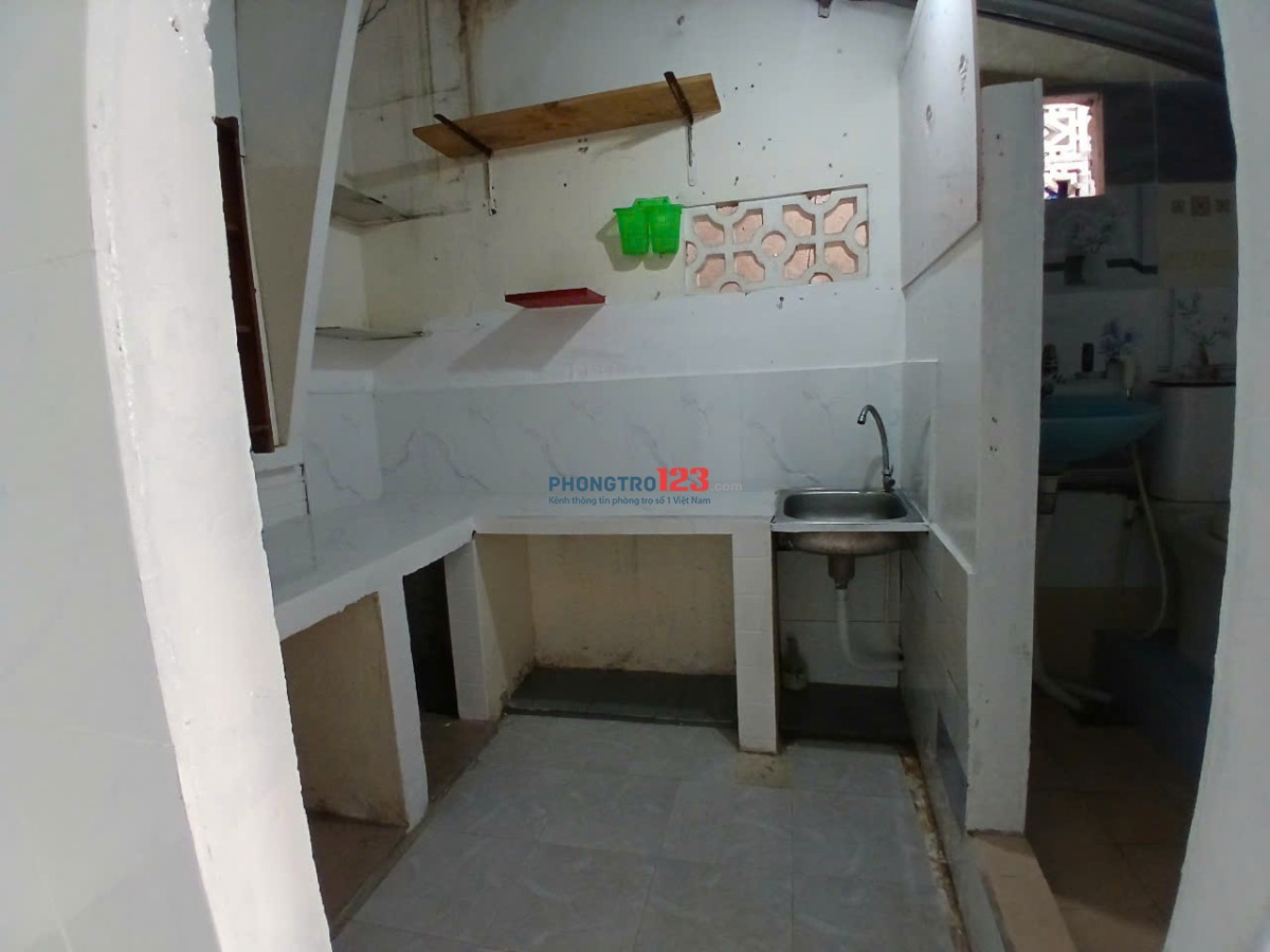 Cho thuê 2 căn hộ lầu 1 và 2 của nhà mặt tiền 608 Điện Biên Phủ, quận 10 (ngã 3 Nguyễn Thiện Thuật)