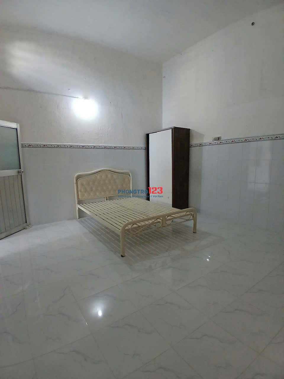 Cho thuê 2 căn hộ lầu 1 và 2 của nhà mặt tiền 608 Điện Biên Phủ, quận 10 (ngã 3 Nguyễn Thiện Thuật)