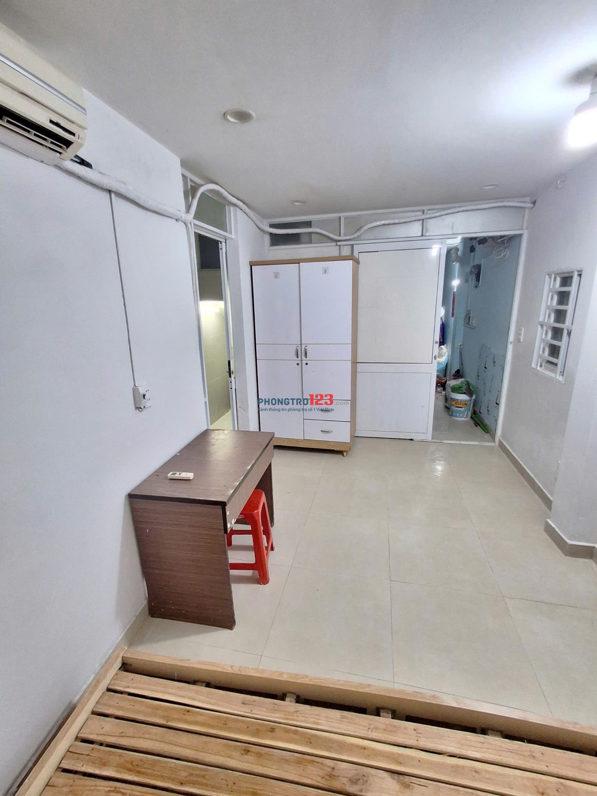 Phòng TÁCH BẾP, cửa sổ thoáng ngay gần Vòng Xoay Dân Chủ, CMT8