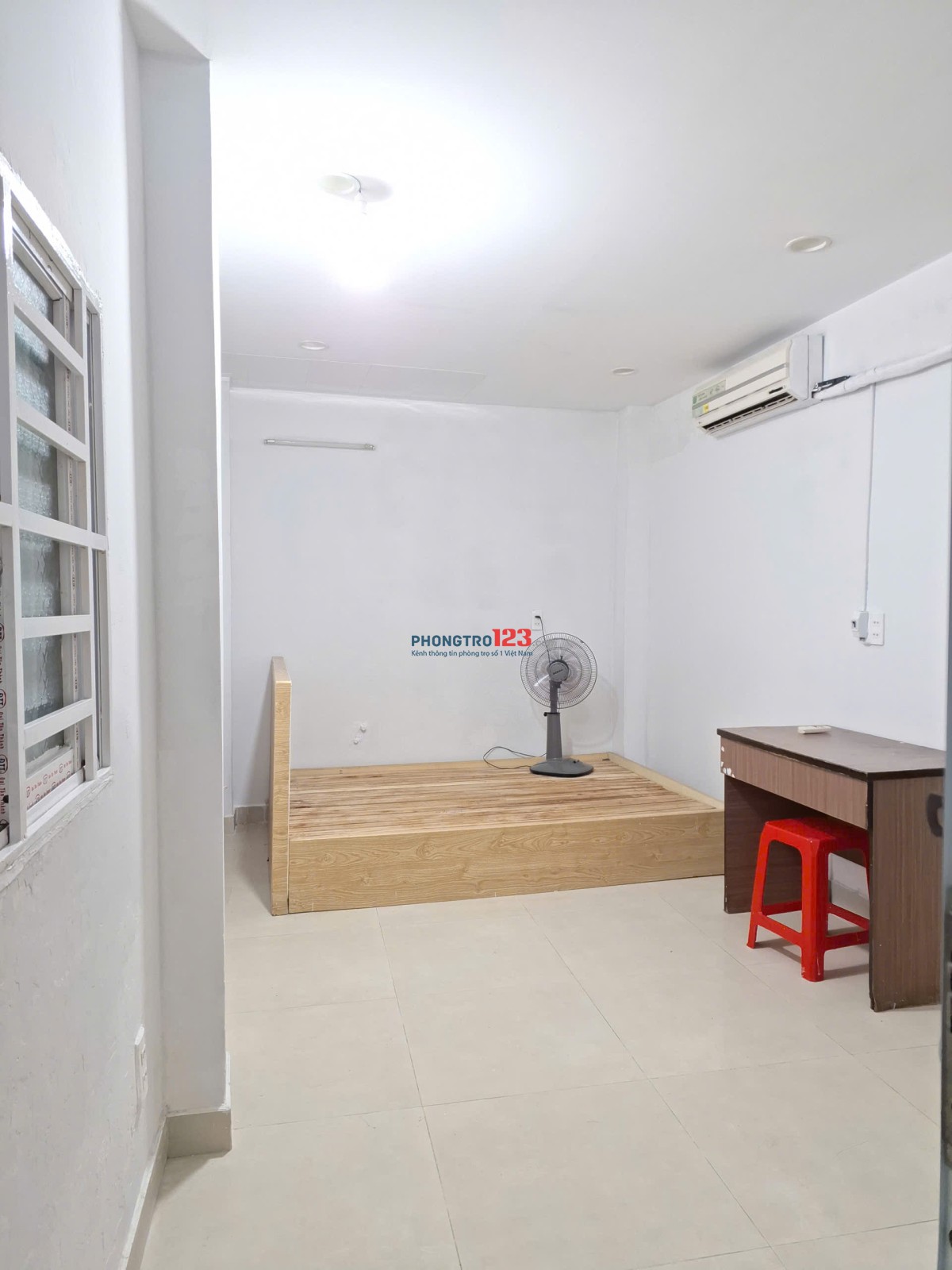 Phòng TÁCH BẾP, cửa sổ thoáng ngay gần Vòng Xoay Dân Chủ, CMT8