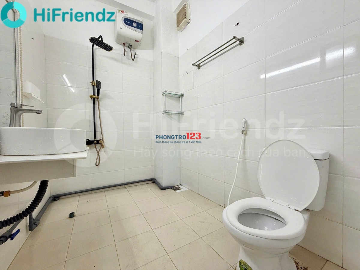 PHÒNG TRỌ CỬA SỔ LỚN SIÊU RỘNG 50M2 ĐINH BỘ LĨNH Ở 3 4 NGƯỜI GẦN HUTECH UEF VĂN LANG 0986969336
