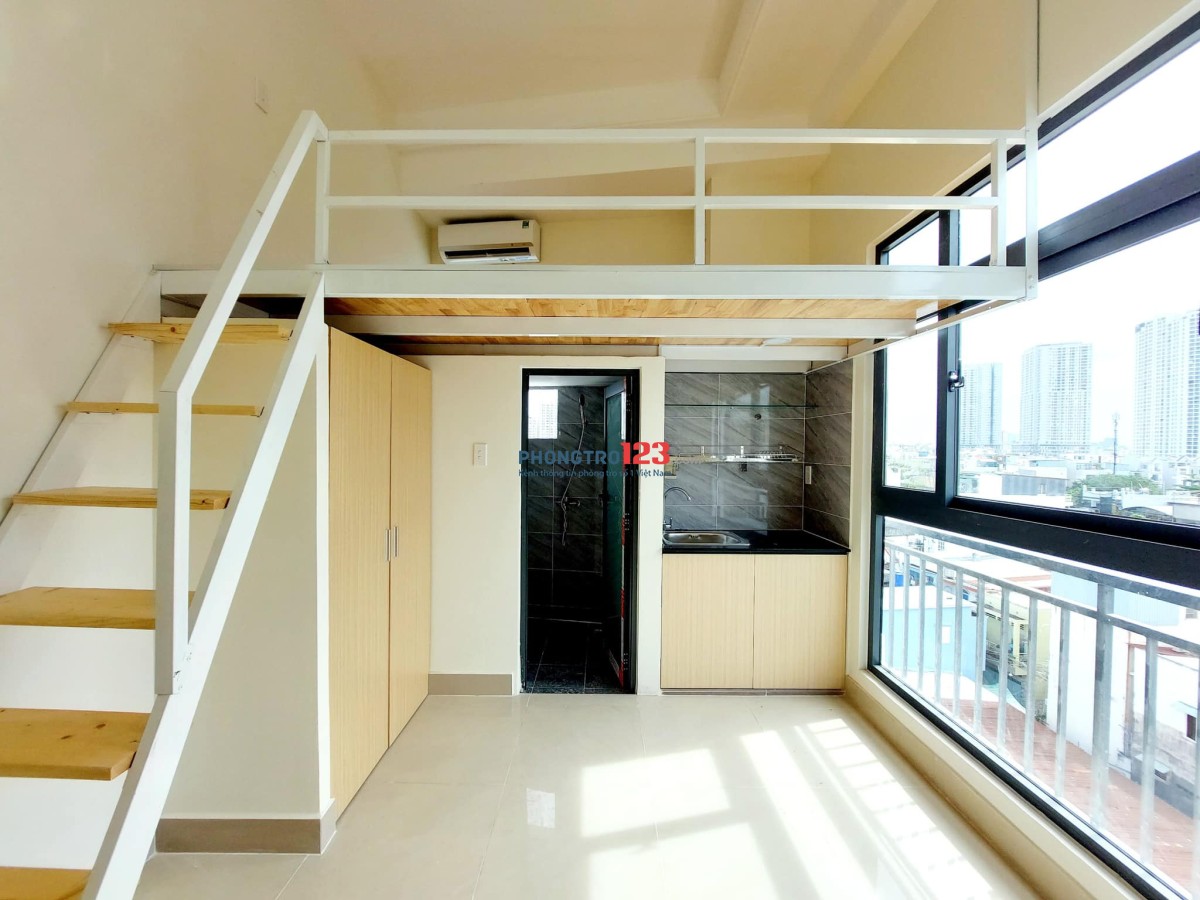 NGAY CHỢ HOÀNG HOA THÁM - GÁC LỬNG MỚI XÂY, THANG MÁY