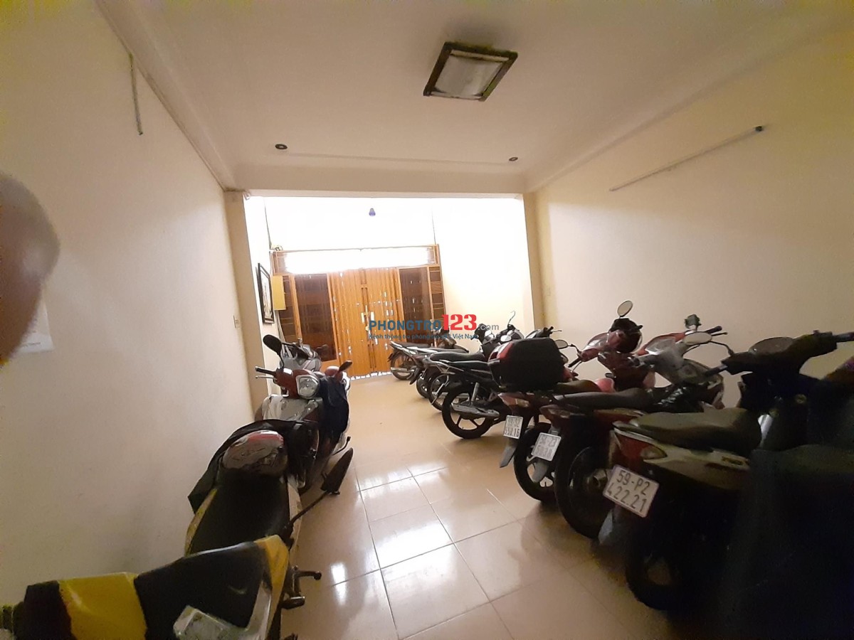 PHÒNG Q11 - CỬA SỔ & BAN CÔNG LỚN | 30m2