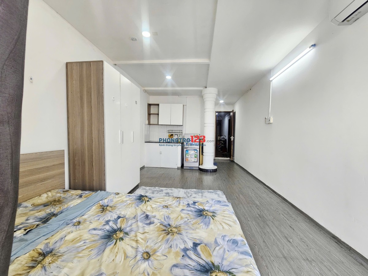 Phòng trọ full nội thất 35m2 Gần ngã tư hàng xanh, Đại học Hutech, Văn Lang ở Chu Văn An Bình Thạnh