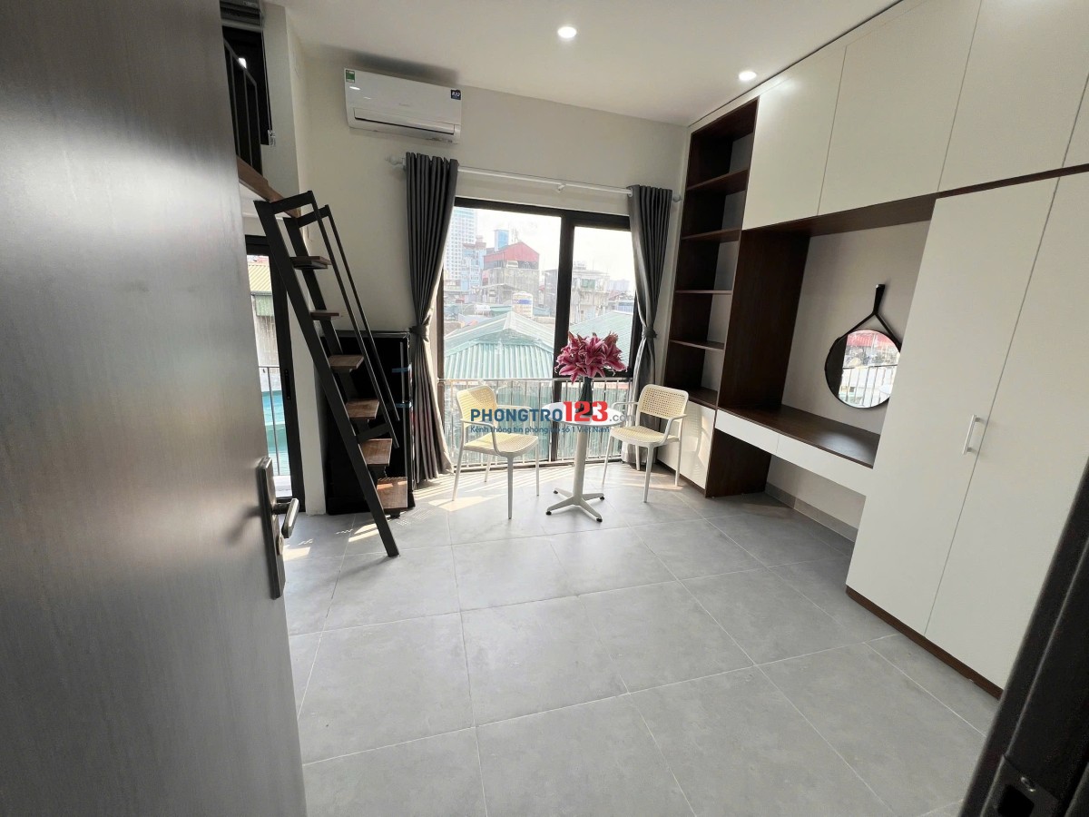 Phòng ban công xinh xắn sát bên Lotte Mart Q7